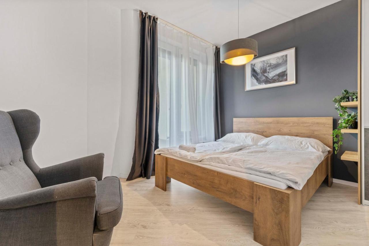 Appartamento Lam Anthracite W Ac & Balcony Bratislava Esterno foto